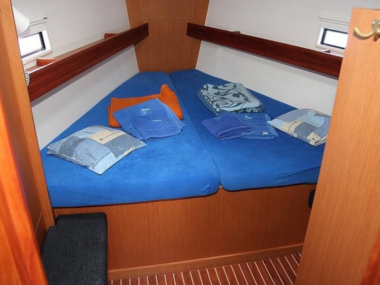 Yacht charter Primošten - Bavaria Bavaria 36 Cruiser on SamBoat