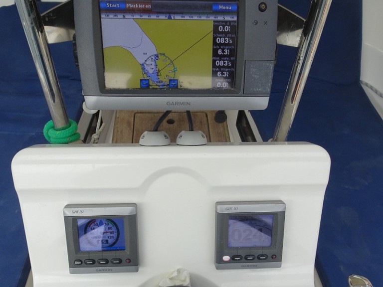 Hire a Bavaria Bavaria 36 Cruiser Primošten