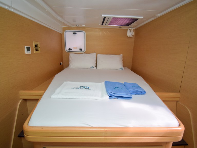Yacht charter Marmaris - Lagoon Lagoon 421 on SamBoat