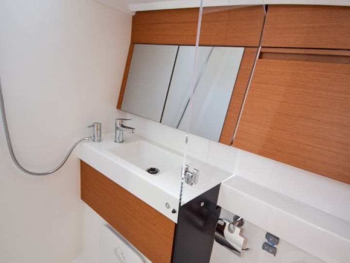 Yacht hire Marmaris cheap Sun Odyssey 410