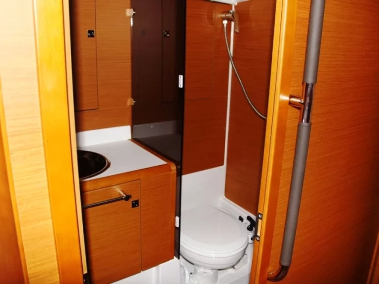 Hire Sailboat with or without skipper Jeanneau Marmaris