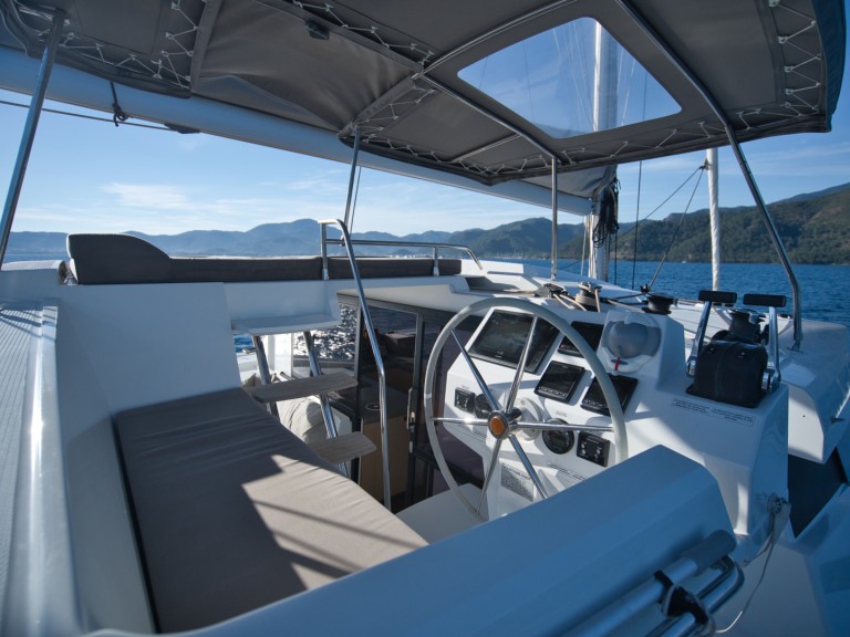 Catamaran hire in Marmaris - Fountaine Pajot Astrea 42