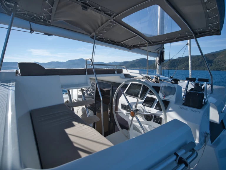 Catamaran hire in Marmaris - Fountaine Pajot Astrea 42