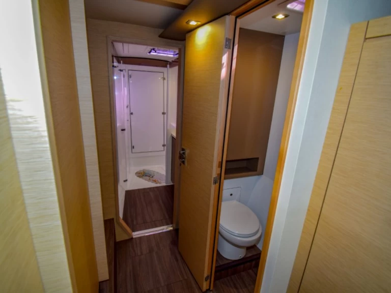 Catamaran hire in Marmaris - Fountaine Pajot Lucia 40