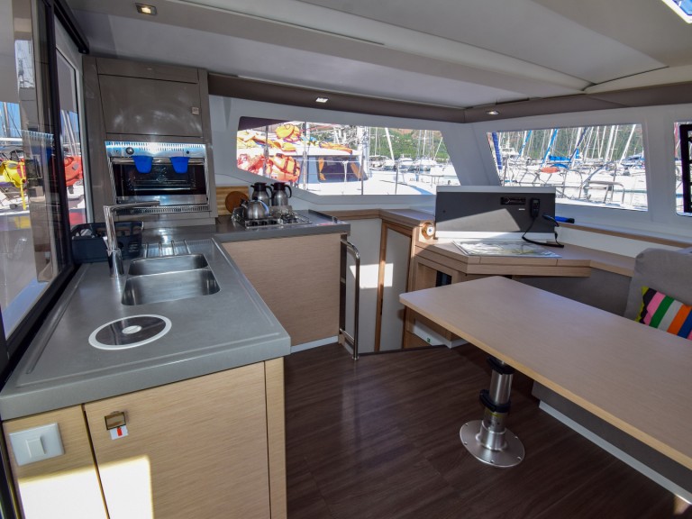 Yacht charter Marmaris - Fountaine Pajot Lucia 40 on SamBoat