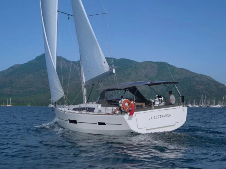 Yacht hire Marmaris cheap Dufour 520 Grand Large