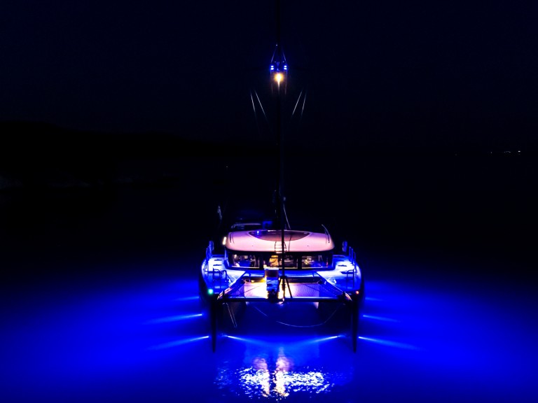 Hire Catamaran Lagoon with a boat licence