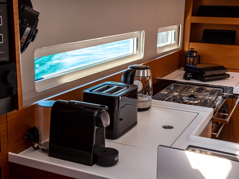 Hire a Jeanneau Sun Odyssey 410 Préveza