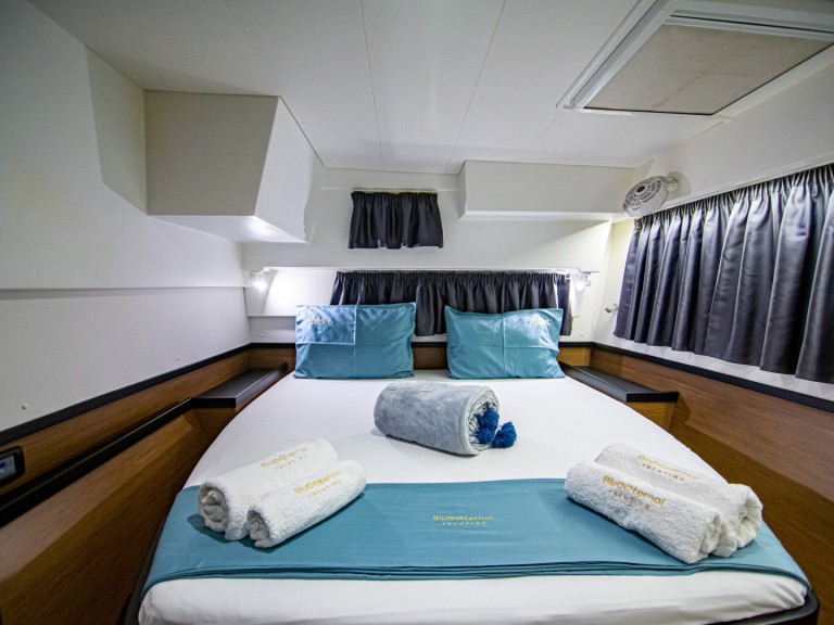 Hire a Lagoon Lagoon 42 Préveza