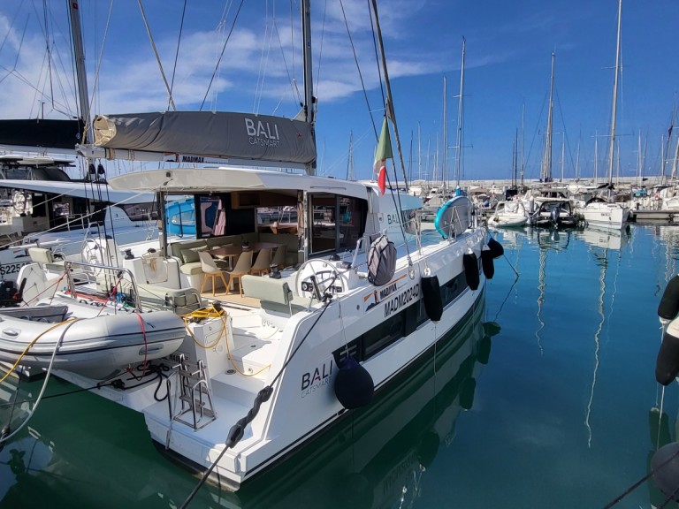 Charter a Bali Bali Catsmart in Capo d'Orlando on Samboat