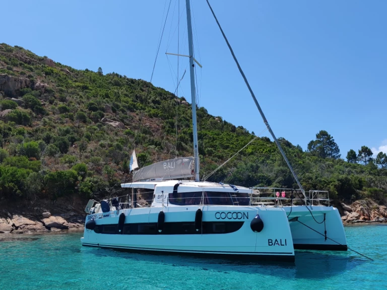 Yacht hire Golfo Aranci cheap Bali Catsmart