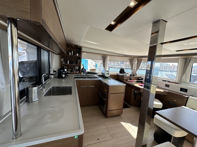 Hire Catamaran with or without skipper Lagoon Golfo Aranci