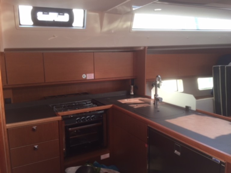 Hire Sailboat with or without skipper Bavaria Salerno