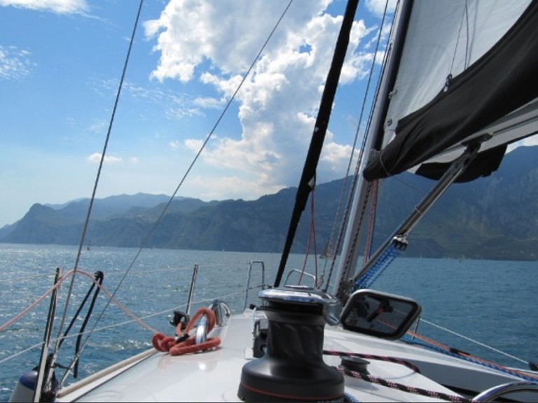 Hire Sailboat Nautiner with a boat licence