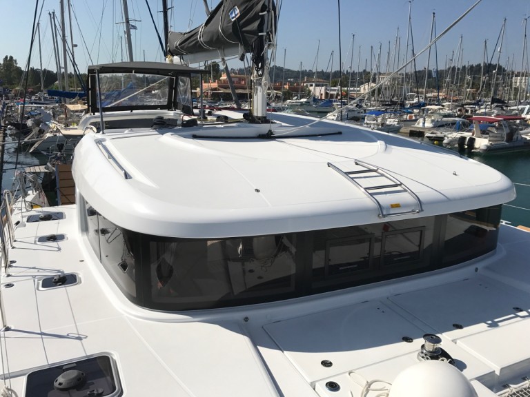 Charter a Lagoon Lagoon 39 in Préveza on Samboat