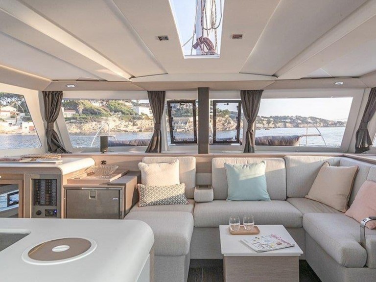 Yacht charter Palma de Mallorca - Fountaine Pajot Isla 40 on SamBoat
