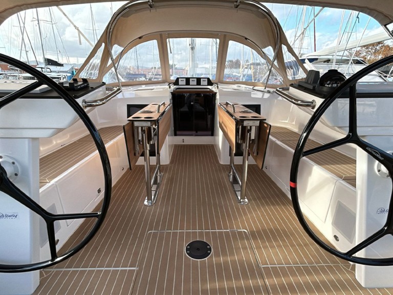 Charter a Bavaria Bavaria C46 in Palma de Mallorca on Samboat