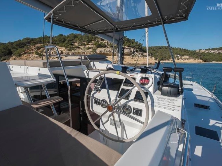 Charter a Fountaine Pajot Saona 47 in Palma de Mallorca on Samboat