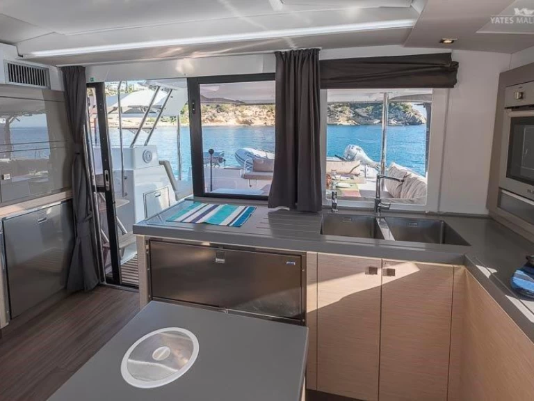Hire Catamaran with or without skipper Fountaine Pajot Palma de Mallorca