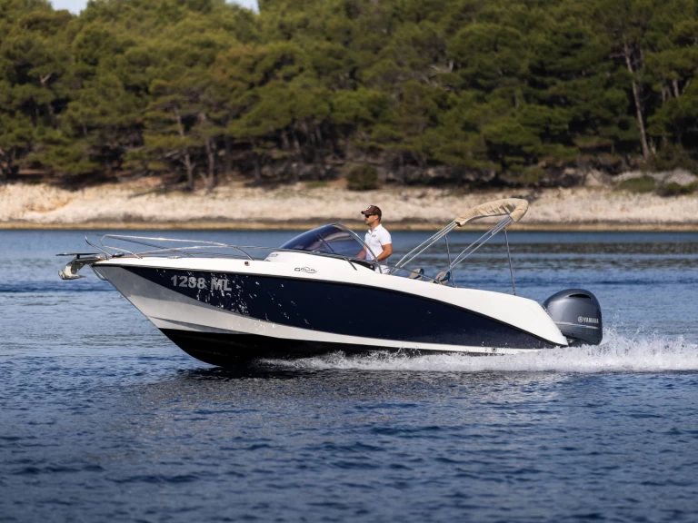 Galeon Galeon 630 Sundeck charter bareboat or skippered in  Mali Lošinj