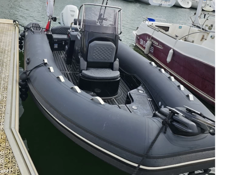 Charter a 3D Tender Lux 655 in Port de la Turbale on Samboat
