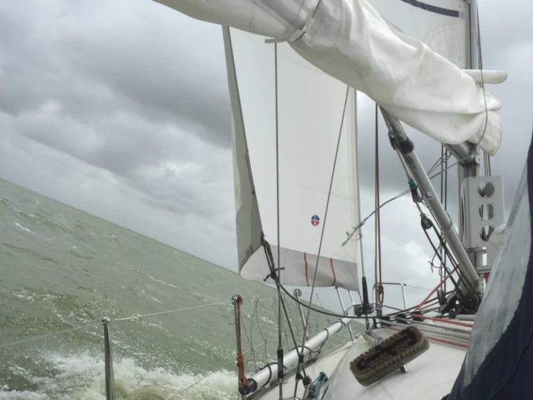 Sailboat hire in Yerseke - Bénéteau First 36.7