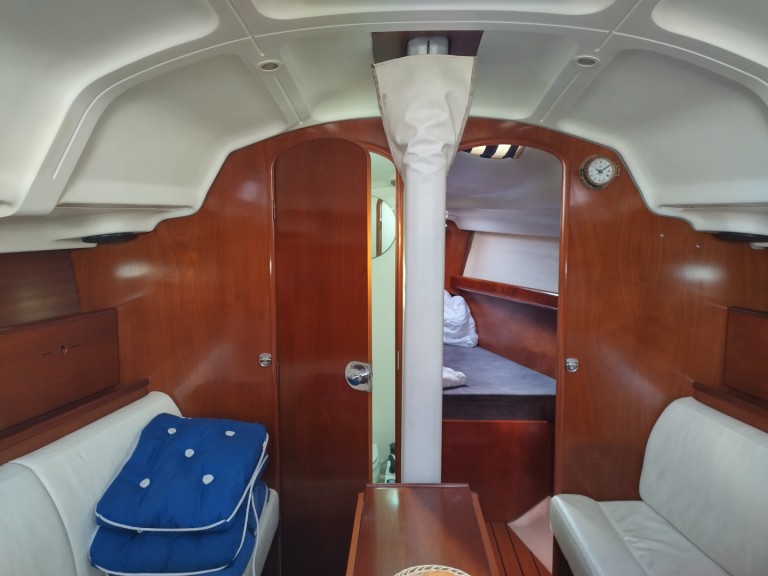 Hire Sailboat with or without skipper Bénéteau Yerseke