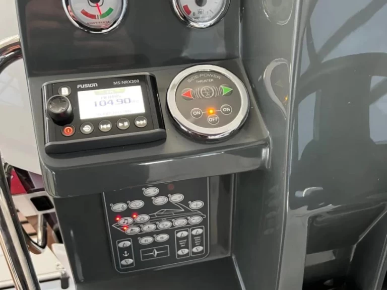 Motorboat to hire Yerseke at the best price