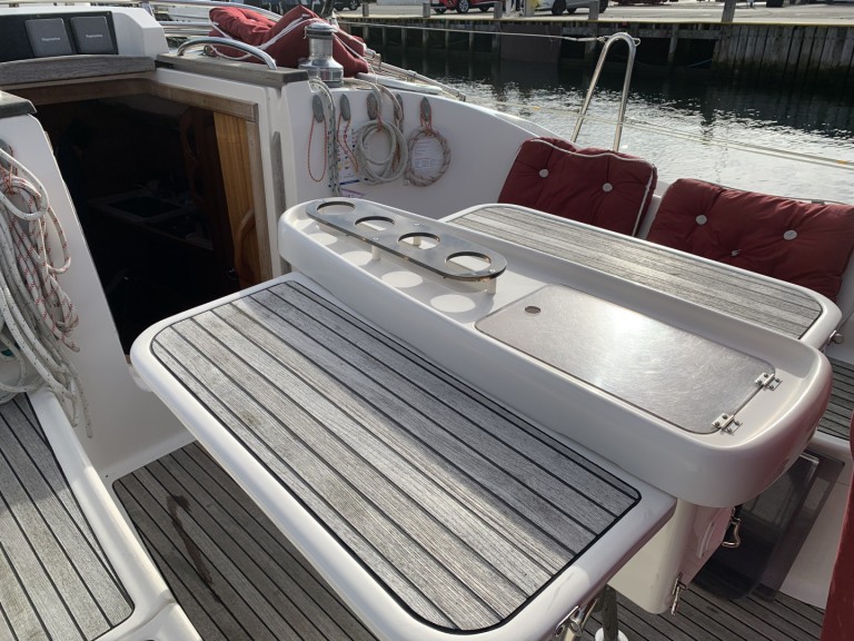 Charter a Delphia Delphia 40 in Altefähr on Samboat