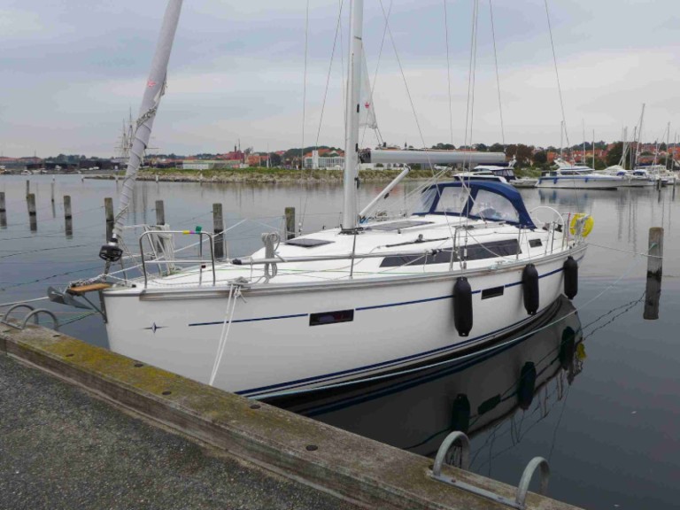 Sailboat to hire Altefähr at the best price