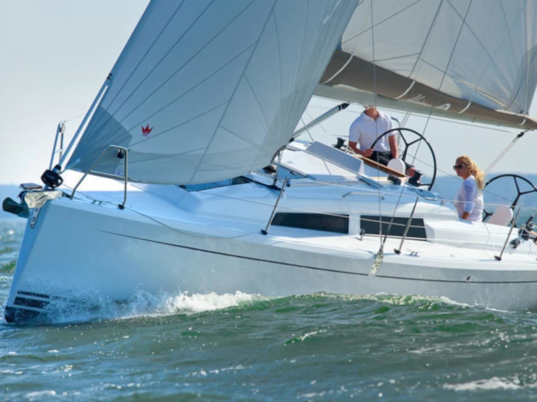 Charter a Hanse Hanse 315 in Altefähr on Samboat