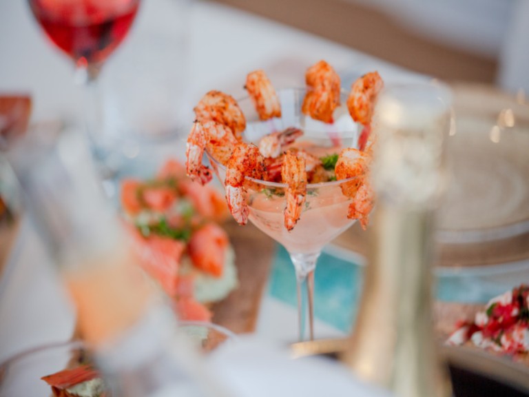 Charter a Lagoon Lagoon 46 in Alimos on Samboat