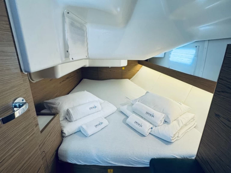 Charter a Elan Impression 40 in Novi Vinodolski on Samboat