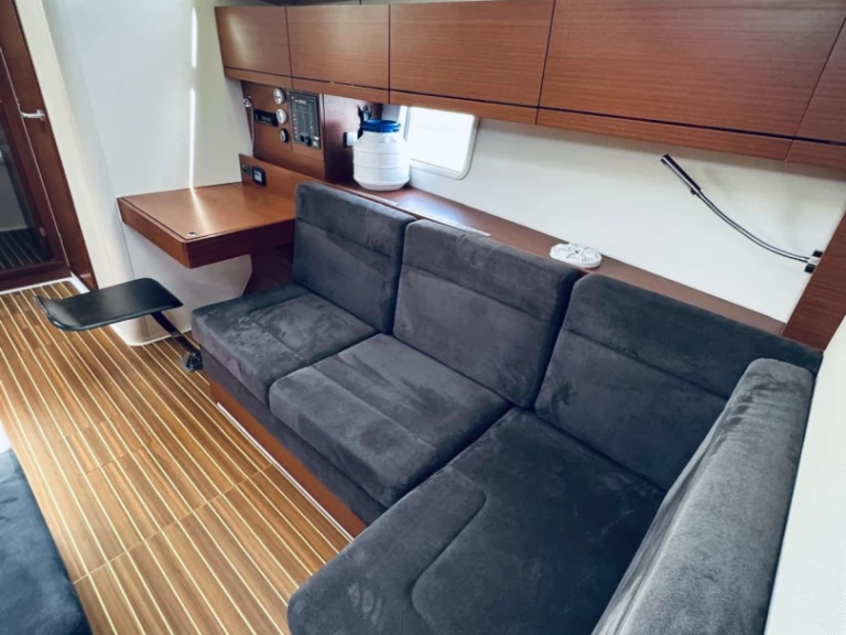 Yacht charter Novi Vinodolski - Hanse Hanse 458 on SamBoat