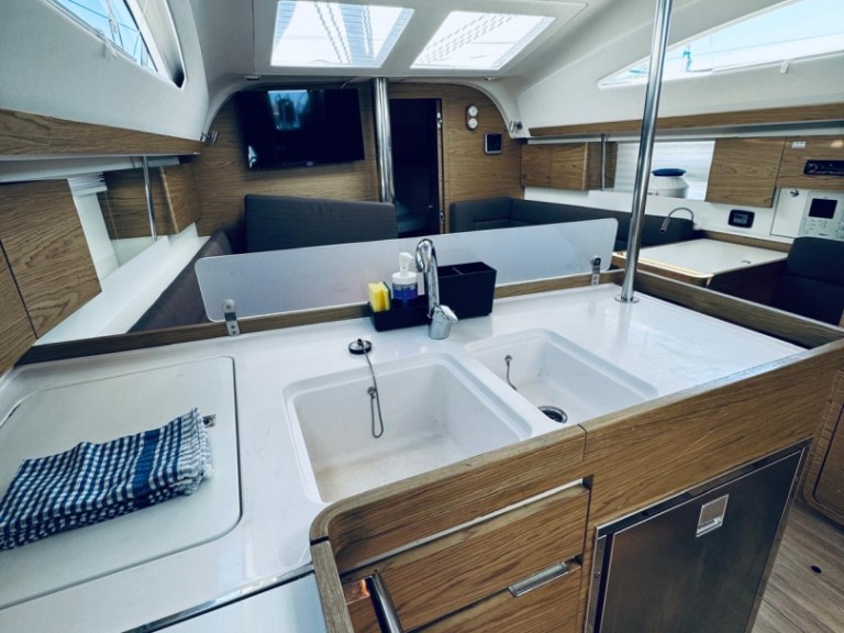 Hire a Elan Impression 40 Novi Vinodolski