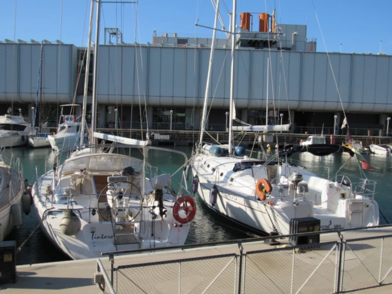 Hire Sailboat with or without skipper Bénéteau Genova