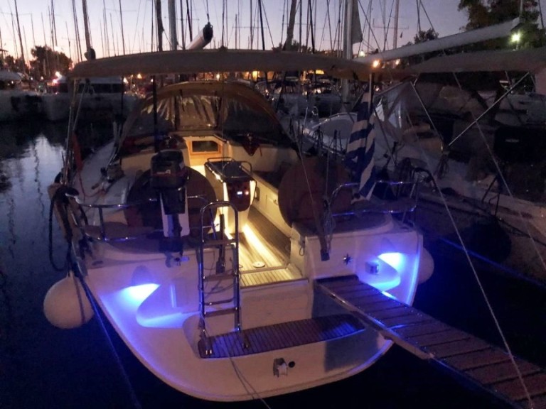 Yacht hire Alimos cheap Sun Odyssey 43