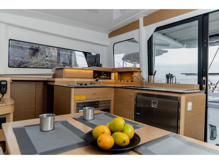 Hire Catamaran with or without skipper Excess Ribishi