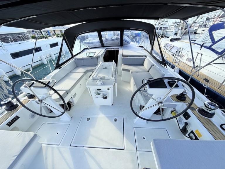 Hire Sailboat with or without skipper Bénéteau Sukošan