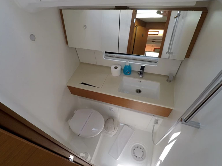 Hire a Dufour Dufour 44 Šibenik