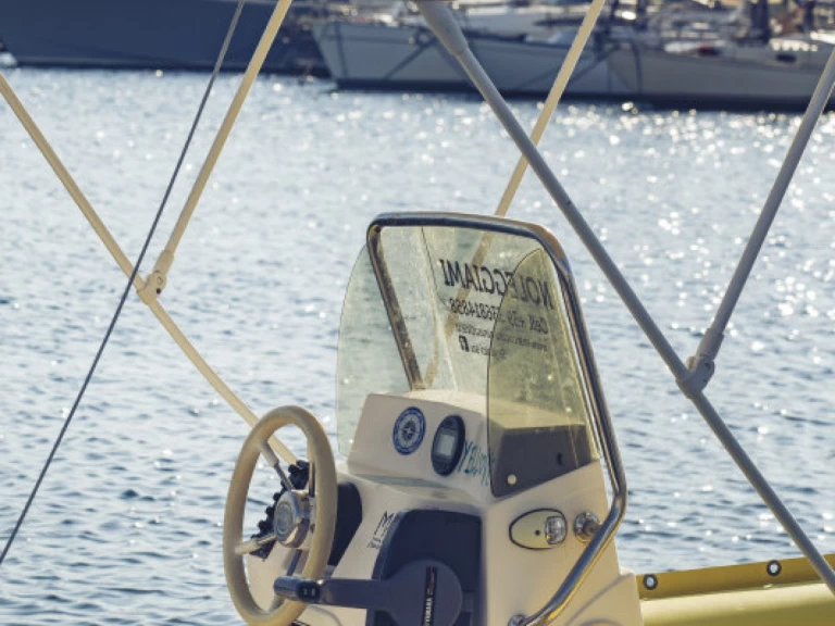 Motorboat hire in Torre Canne -  Motorboat 5.40