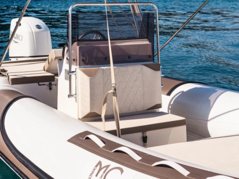 Yacht hire Torre Canne cheap Motorboat 6.70