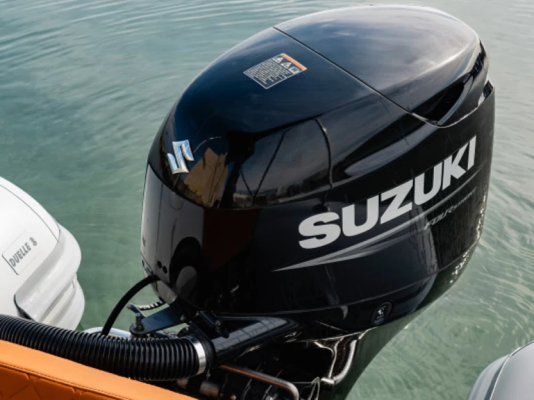 Yacht charter Torre Canne -  Motorboat 4.3 on SamBoat