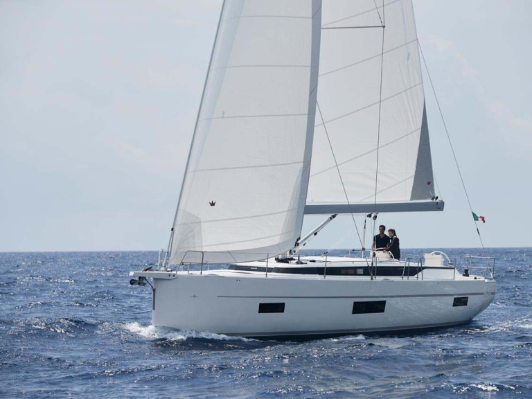 Hire Sailboat with or without skipper Bavaria Golfo Aranci