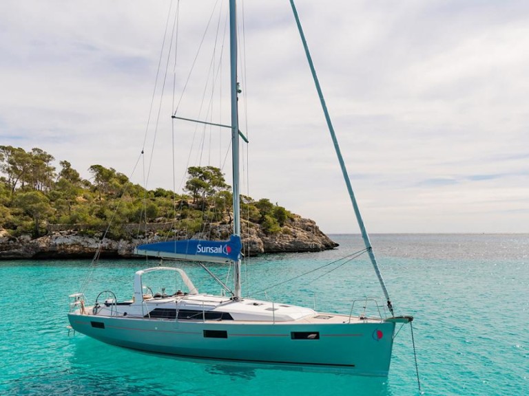 Yacht charter Procida - Bénéteau Oceanis 41.1 on SamBoat