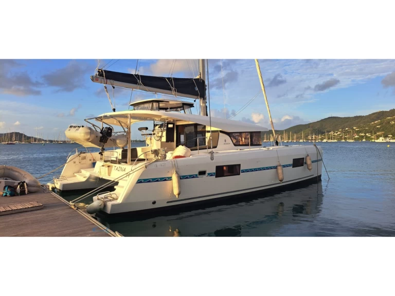 Hire Catamaran Lagoon with a boat licence