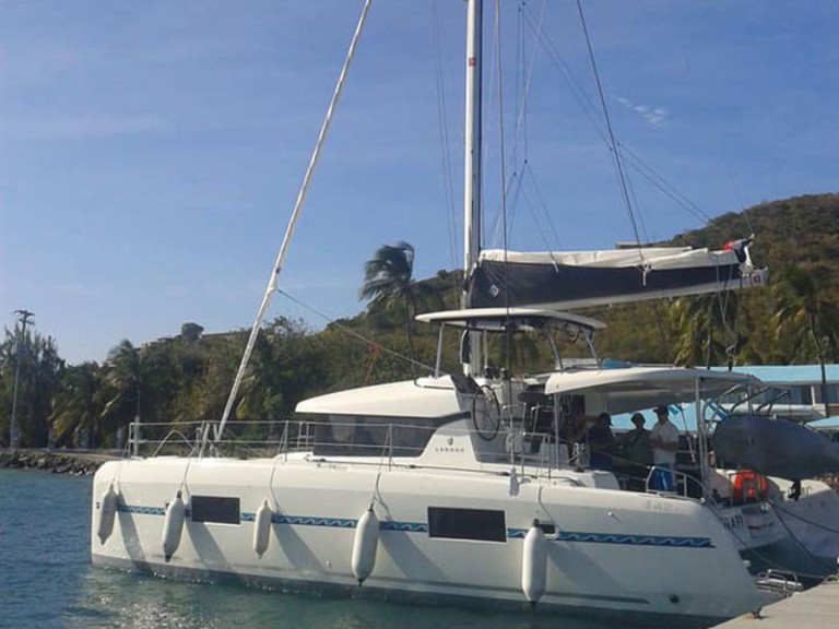 Catamaran hire in Bas du Fort - Lagoon Lagoon 42