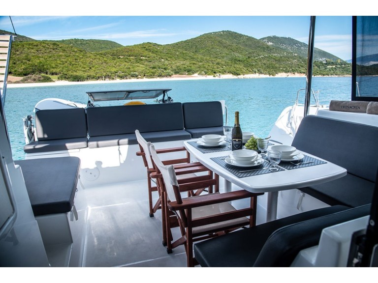 Catamaran to hire Préveza at the best price