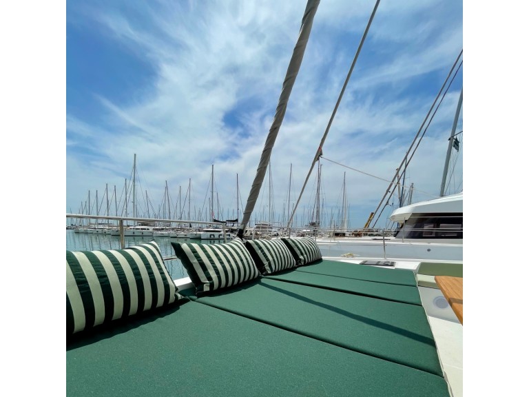 Yacht charter Alimos - Bali Bali 4.6 on SamBoat