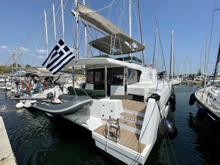 Charter a Bali Catamarans Bali 4.6 in Alimos on Samboat